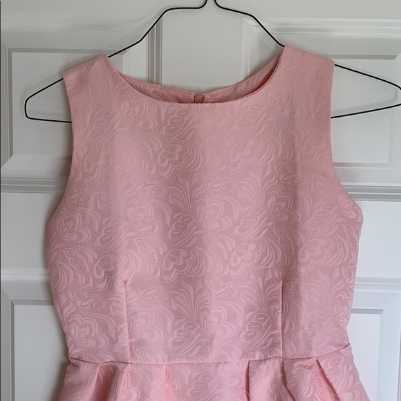 SHEIN Dresses & Skirts - NWOT light pink patterned dress!!!!